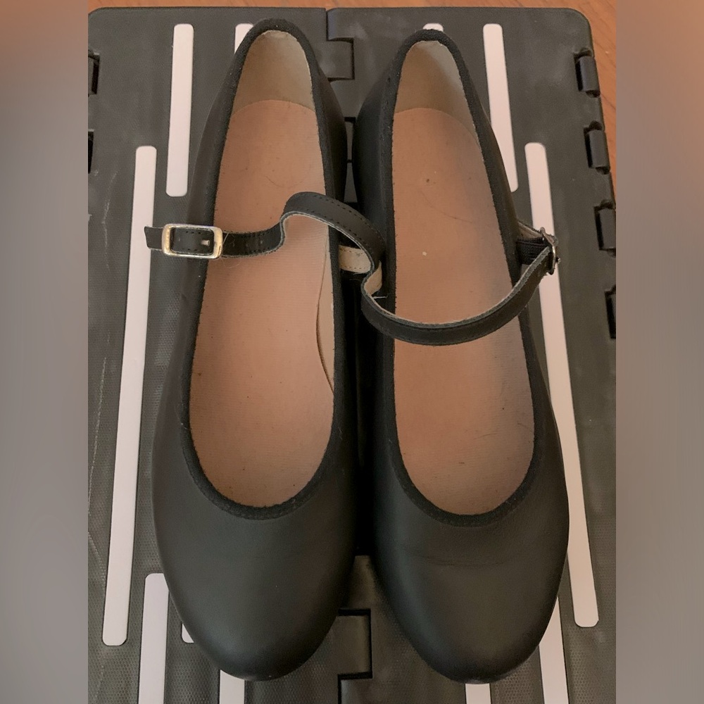 Tap dance shoes